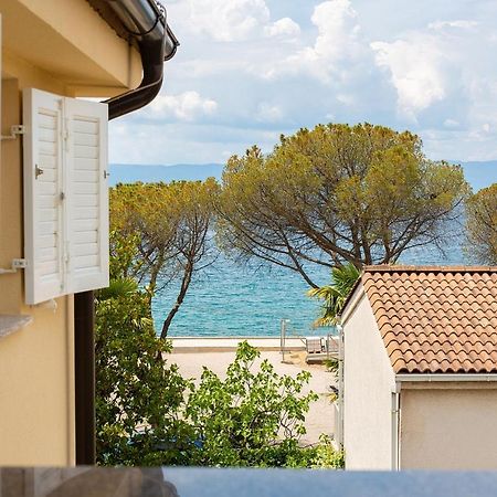Apartmani Dal Малинска Екстериор снимка
