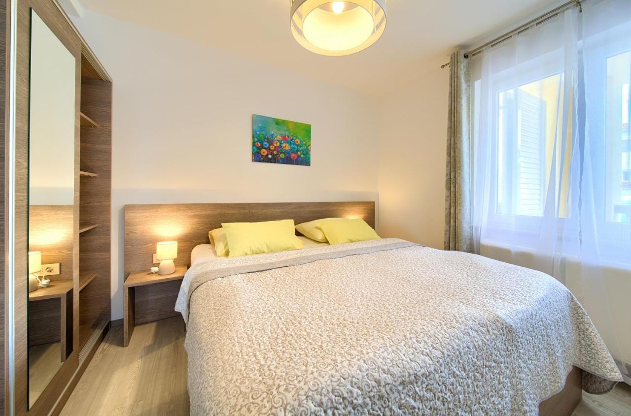 Apartmani Dal Малинска Екстериор снимка