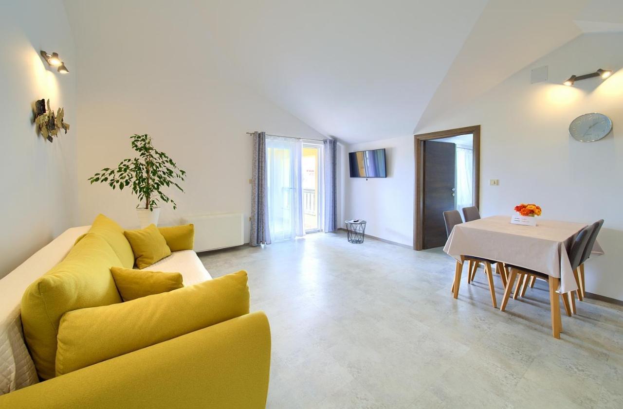 Apartmani Dal Малинска Екстериор снимка