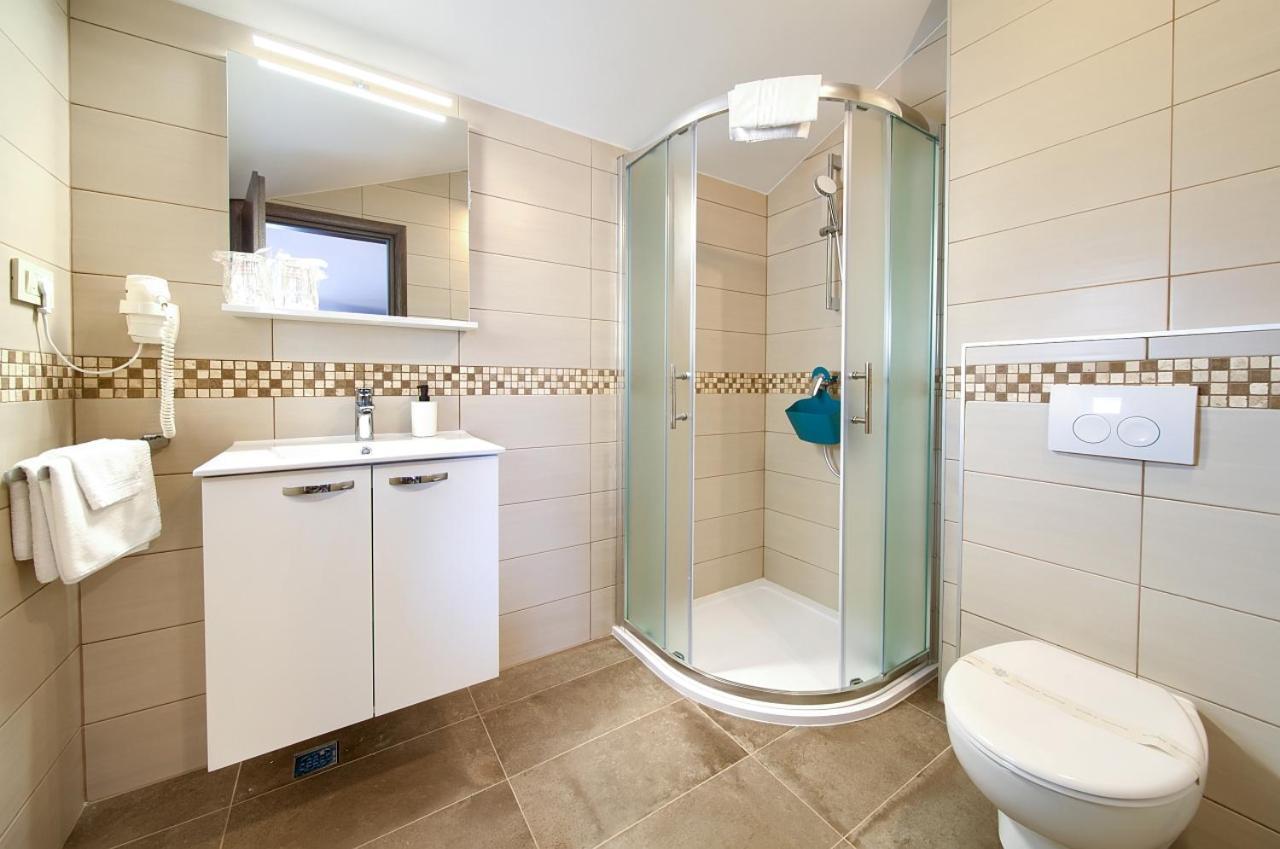 Apartmani Dal Малинска Екстериор снимка