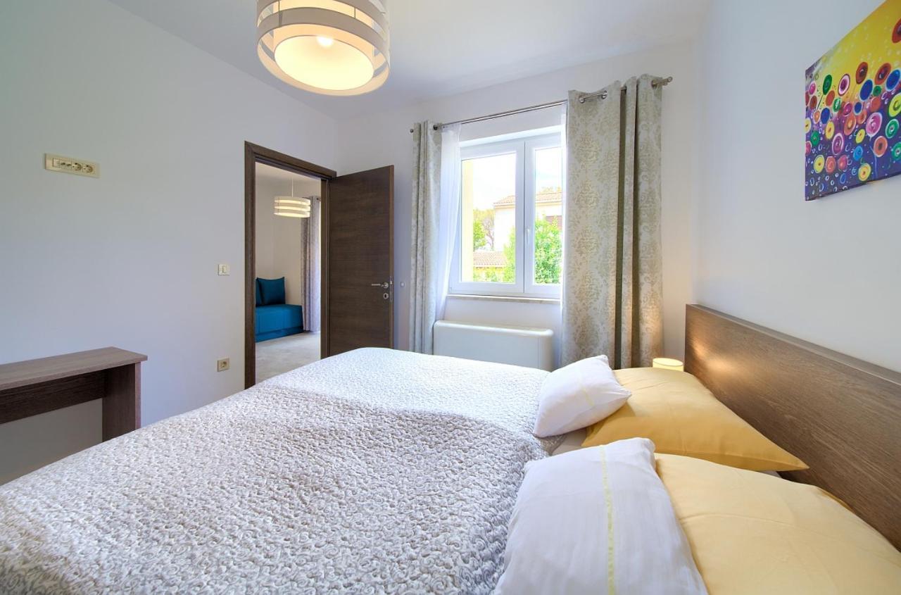 Apartmani Dal Малинска Екстериор снимка