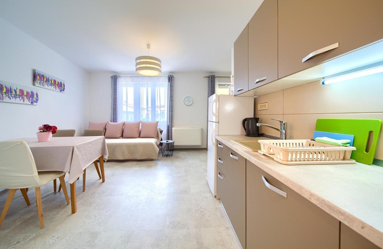 Apartmani Dal Малинска Екстериор снимка