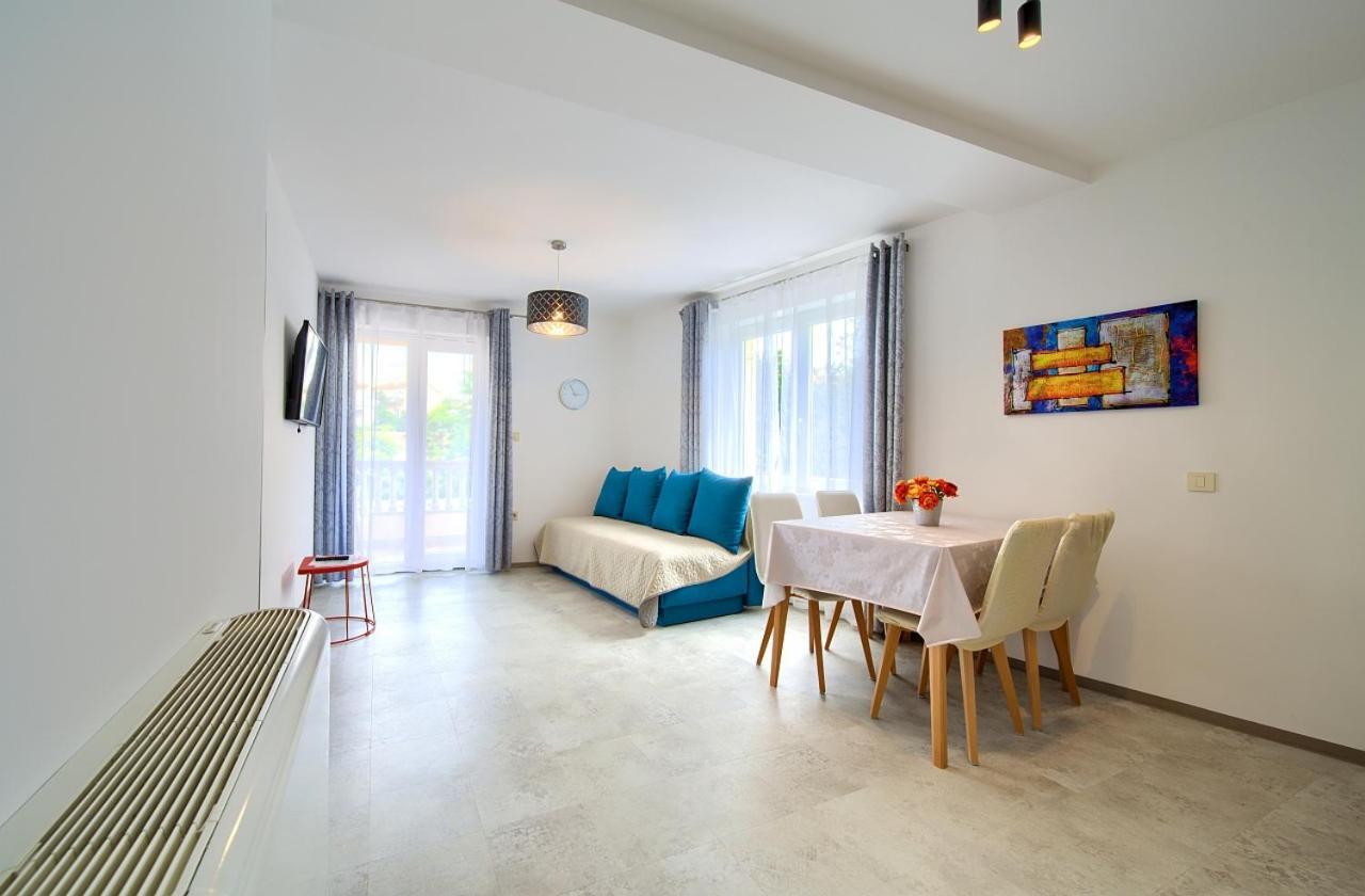 Apartmani Dal Малинска Екстериор снимка