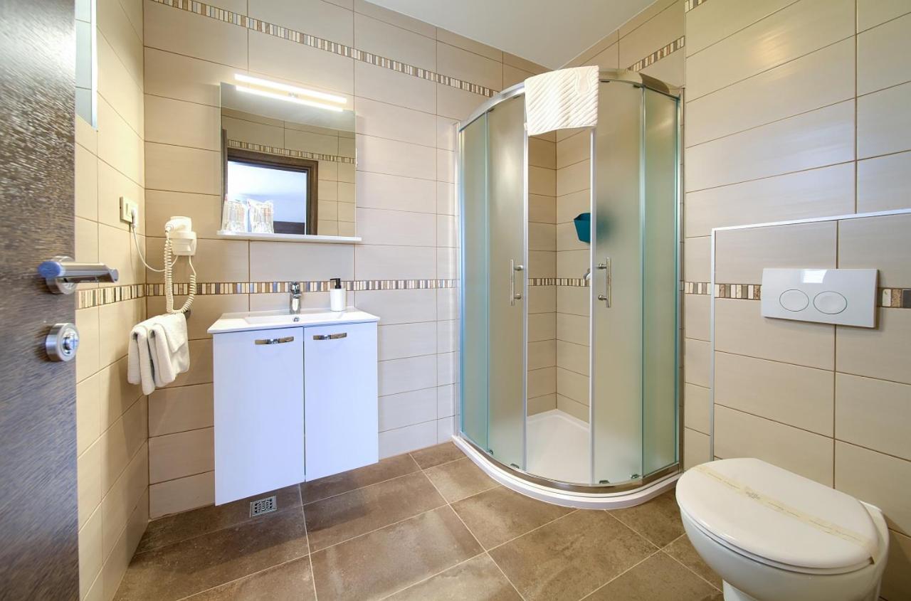 Apartmani Dal Малинска Екстериор снимка