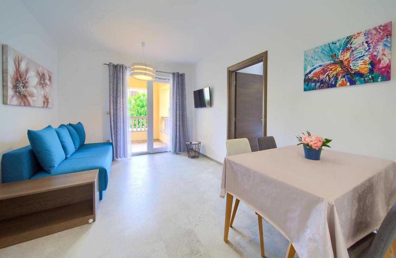 Apartmani Dal Малинска Екстериор снимка