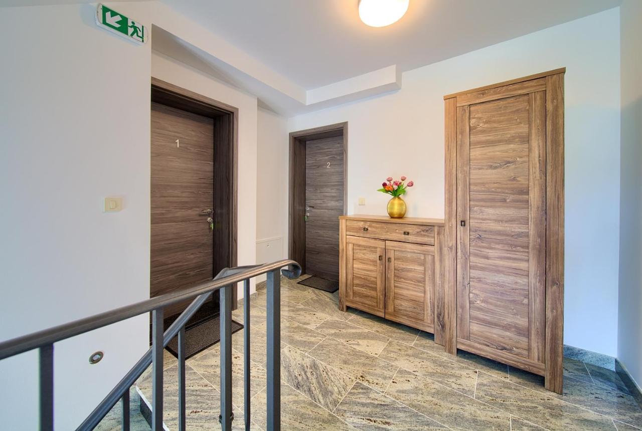 Apartmani Dal Малинска Екстериор снимка