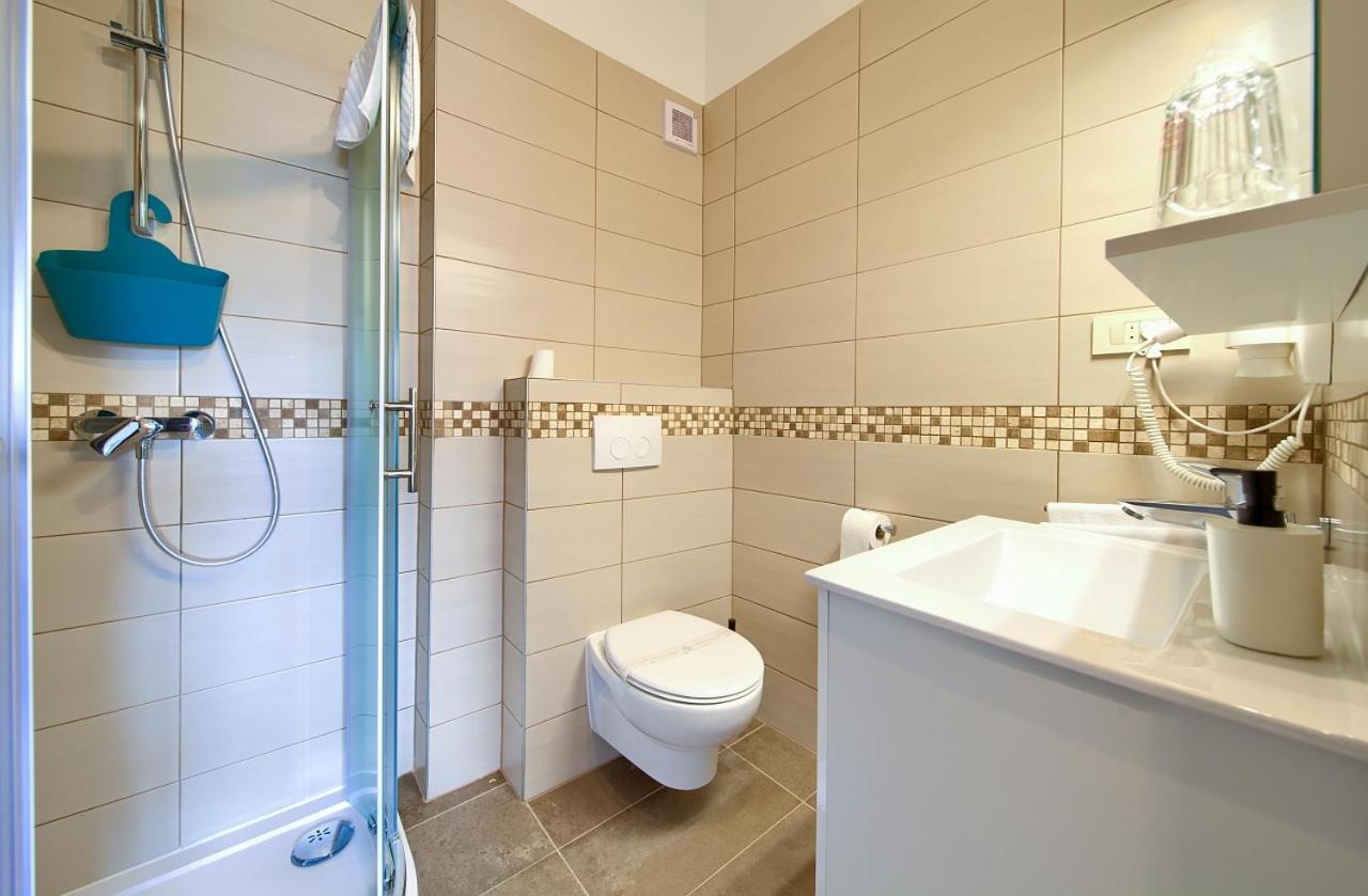 Apartmani Dal Малинска Екстериор снимка