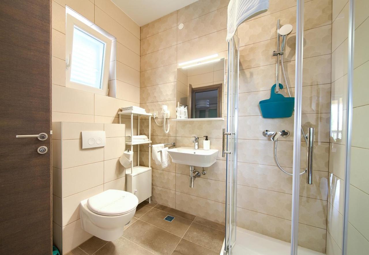 Apartmani Dal Малинска Екстериор снимка
